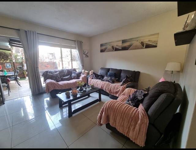 3 BEDROOM TOWNHOUSE FOR SALE IN BRACKENHURST